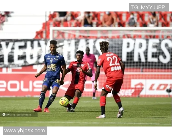 布雷斯特与第戎的精彩对决分析及赛季表现展望